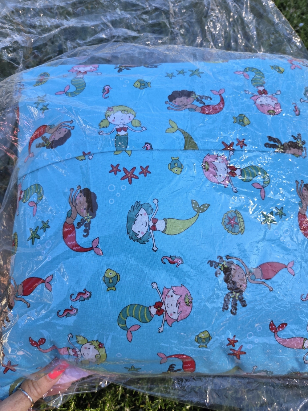 Reading Pillows - Picture 3 of 16